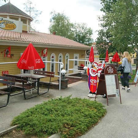 Björkbackens Stugby i Vimmerby Hotell Exteriör bild