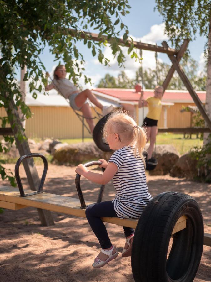 Björkbackens Stugby i Vimmerby Hotell Exteriör bild