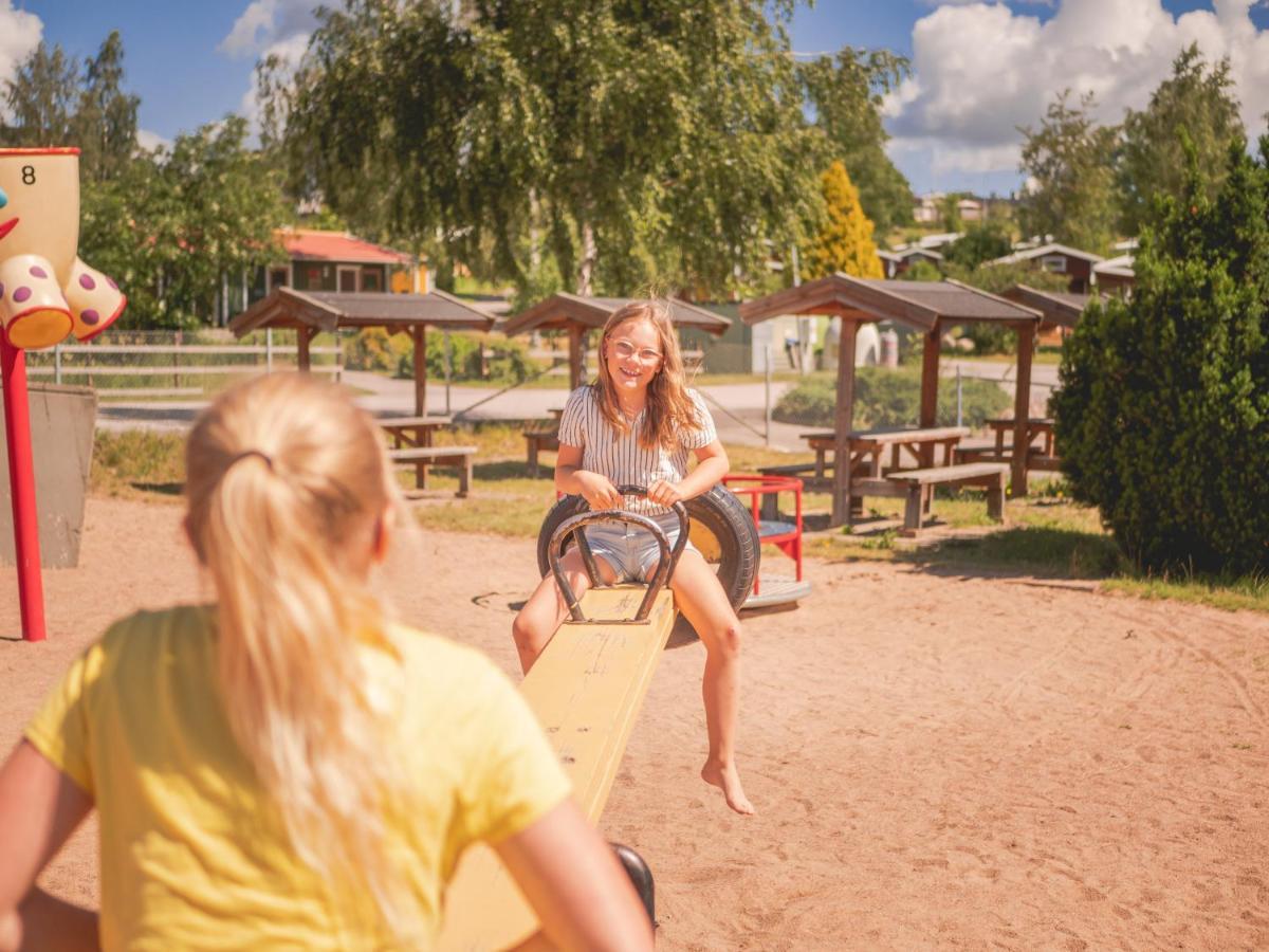 Björkbackens Stugby i Vimmerby Hotell Exteriör bild