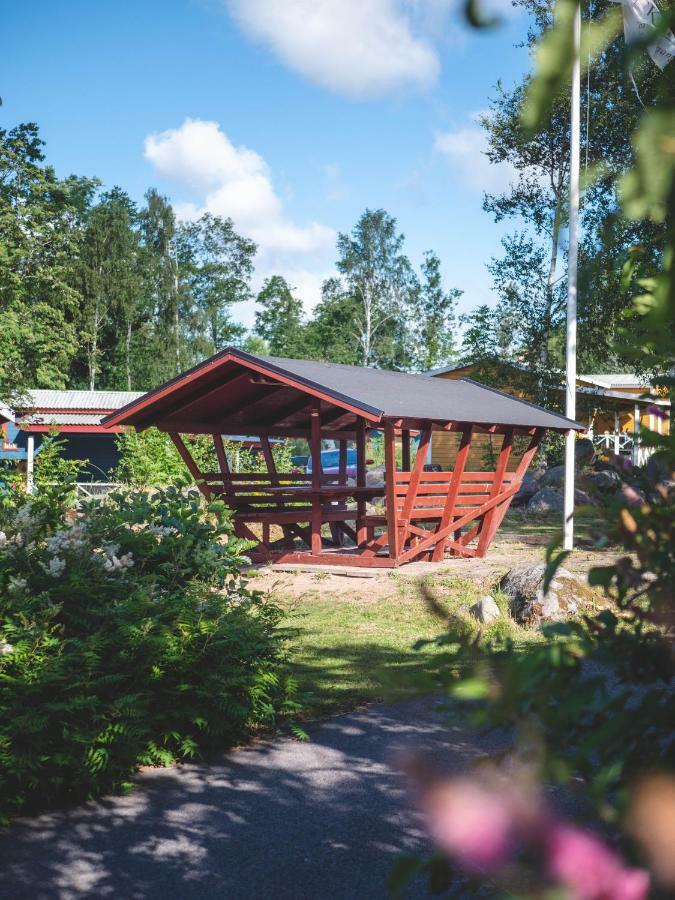 Björkbackens Stugby i Vimmerby Hotell Exteriör bild