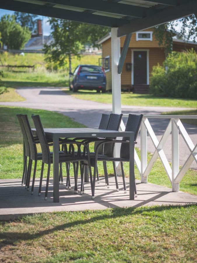 Björkbackens Stugby i Vimmerby Hotell Exteriör bild